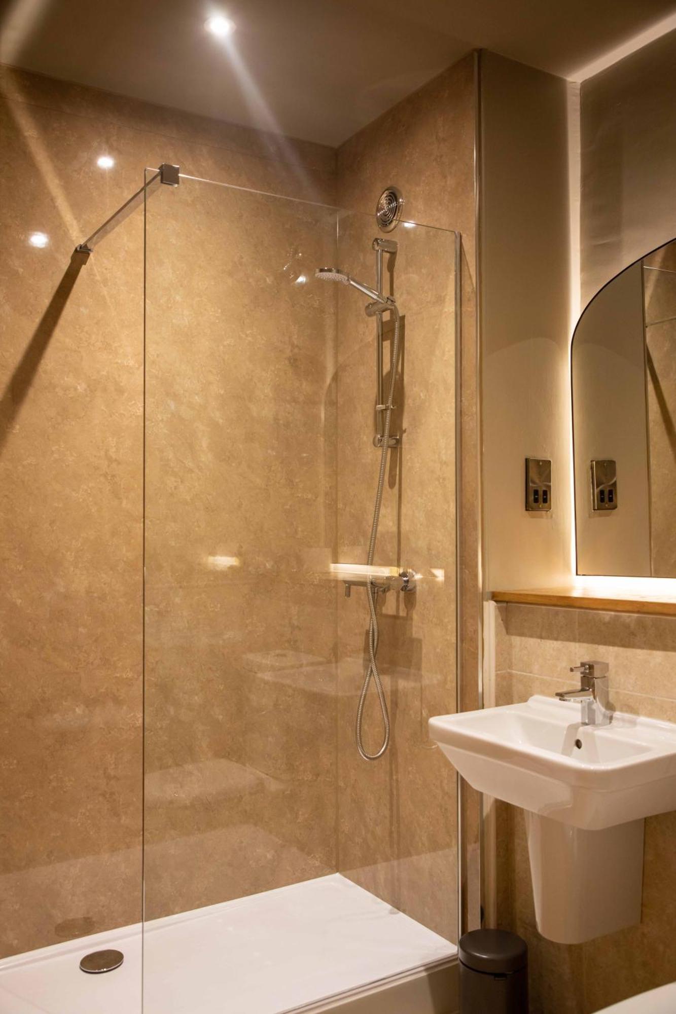 Healds Hall Hotel Клекхийтън Екстериор снимка